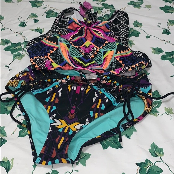 Bikini - Picture 4 of 4